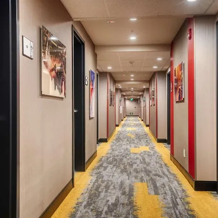 Best Western Premier Noho Inn-3